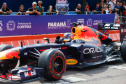 Adrenalina e velocidade: fãs apaixonados vibram com apresentação de carros na Red Bull Showrun
