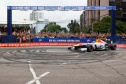 Adrenalina e velocidade: fãs apaixonados vibram com apresentação de carros na Red Bull Showrun