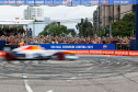 Adrenalina e velocidade: fãs apaixonados vibram com apresentação de carros na Red Bull Showrun