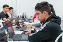 Simulado do Saeb e trote de profissões engajam estudantes de colégio estadual em Curitiba