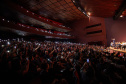 Orquestra Sinfônica do Paraná encanta plateia lotada com repertório dos Beatles no Guairão