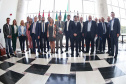 O governador Carlos Massa Ratinho Junior em reunião com delegação da União Europeia.
