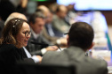 O governador Carlos Massa Ratinho Junior em reunião com delegação da União Europeia.