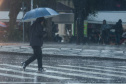  Paraná registra raios e granizo: chuva diminui sexta, mas ganha força de volta no fim de semana