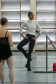Ex-aluna, bailarina internacional Nayara Lopes retorna ao Teatro Guaíra para aula especial na Escola de Dança