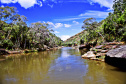 Parques Paraná: trilhas, grutas, montanhas, cachoeiras e muito verde para quem quer curtir o feriado perto da natureza.