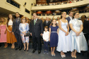 O governador Carlos Massa Ratinho Júnior tomou posse na manhã desta terça-feira (01) na Assembleia Legislativa do Paraná. O governador e o vice Darci Piana, ao lado de suas famílias, subiram a rampa da Assembleia e foram recebidos pelo presidente da Casa, deputado Ademar Traiano. Os eleitos também receberam as primeiras honras militares. - Curitiba, 01/01/2019 - Foto: Arnaldo Alves/ANPr