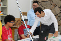 Estudantes do Ensino Fundamental e Médio de escolas públicas e particulares, e universitários do Paraná e de Santa Catarina, iniciaram nesta segunda-feira (7) oficinas bilíngues de aprendizagem criativa com acadêmicos do Instituto de Tecnologia de Massachusetts (MIT - Massachusetts Institute of Technology) ofertadas pela Secretaria de Estado da Educação em parceria com o Instituto norte-americano.  -  Curitiba, 07/01/2019  -  Foto: Fernando Jesus/SEED