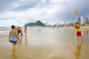 Limpeza das praias, saúde e segurança são destaques na temporada. Mais de 174 toneladas de lixo foram recolhidas nas praias do Paraná pela Sanepar, houve cerca de 700 atendimentos médicos feitos pela equipe da Secretaria da Saúde. Operação Verão, 2018/2019 - Foto: Jaelson Lucas/ANPr