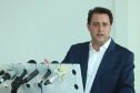 O governador Carlos Massa Ratinho Junior anunciou nesta terça-feira (8) o congelamento do próprio salário, do vice-governador e dos secretários de Estado. Em coletiva de imprensa que antecedeu a segunda reunião da equipe de governo, Ratinho Junior afirmou que o Paraná não vai seguir o aumento salarial dos ministros do Supremo Tribunal Federal (STF), de 16%.  - Curitiba, 08/12/2019  -  Foto: Rodrigo Félix Leal