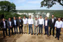O governador Carlos Massa Ratinho Junior participou nesta quinta-feira (10), em Foz do Iguaçu, da solenidade em comemoração aos 80 anos do Parque Nacional do Iguaçu.  Considerado uma das mais belas reservas ecológicas do mundo, o Parque Nacional do Iguaçu tem 225 mil hectares e é reconhecido pela Unesco como Patrimônio Natural da Humanidade. Foz do Iguaçu,10/01/2018 Foto:Jaelson Lucas / ANPr
