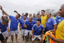 O governador Carlos Massa Ratinho Junior, caminhou na Orla de Matinhos e participou do lançamento das atividades esportivas na Operação Verão Paraná, com o Jogo dos Atletas, na arena multiuso. Foto: Arnaldo Alves / ANPr.