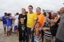 O governador Carlos Massa Ratinho Junior, caminhou na Orla de Matinhos e participou do lançamento das atividades esportivas na Operação Verão Paraná, com o Jogo dos Atletas, na arena multiuso. Foto: Arnaldo Alves / ANPr.