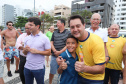 O governador Carlos Massa Ratinho Junior, caminhou na Orla de Matinhos e participou do lançamento das atividades esportivas na Operação Verão Paraná, com o Jogo dos Atletas, na arena multiuso. Foto: Rodrigo Felix Leal/ANPR