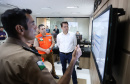O governador Carlos Massa Ratinho Júnior visitou nesta segunda-feira (14) a estrutura da Coordenadoria Estadual de Proteção e Defesa Civil do Paraná. O órgão, localizado no Palácio Araucária, em Curitiba, faz o monitoramento dos eventos climáticos que ocorrem no Estado por meio do Centro Estadual de Gerenciamento de Riscos e Desastres (Cegerd). - Curitiba, 14/01/2019 - Foto: Rodrigo Félix Leal/ANPr