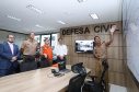 O governador Carlos Massa Ratinho Júnior visitou nesta segunda-feira (14) a estrutura da Coordenadoria Estadual de Proteção e Defesa Civil do Paraná. O órgão, localizado no Palácio Araucária, em Curitiba, faz o monitoramento dos eventos climáticos que ocorrem no Estado por meio do Centro Estadual de Gerenciamento de Riscos e Desastres (Cegerd). - Curitiba, 14/01/2019 - Foto: Rodrigo Félix Leal/ANPr