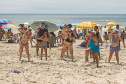 As equipes da Superintendência de Esporte do Paraná fizeram 17.079 atendimentos nas praias do Paraná, em apenas três, de sexta-feira a domingo (11 a 13). Veranistas e moradores locais participaram das atividades esportivas e recreativas ofertadas nos quatro postos fixos nas praias de Shangri-Lá, Ipanema, Praia de Leste e Caiobá, além do posto itinerante em Guaratuba.  - Curitiba, 15/01/2019  -  Foto: Divulgação