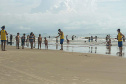 As equipes da Superintendência de Esporte do Paraná fizeram 17.079 atendimentos nas praias do Paraná, em apenas três, de sexta-feira a domingo (11 a 13). Veranistas e moradores locais participaram das atividades esportivas e recreativas ofertadas nos quatro postos fixos nas praias de Shangri-Lá, Ipanema, Praia de Leste e Caiobá, além do posto itinerante em Guaratuba.  - Curitiba, 15/01/2019  -  Foto: Divulgação