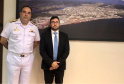 A Administração dos Portos de Paranaguá e Antonina (Appa) vai trabalhar em parceria com a Marinha do Brasil para garantir mais segurança na navegação e no tráfego dos navios em todo o Litoral do Estado. Na foto, o comandante do 8º Distrito Naval, vice-almirante Claudio Henrique Mello Almeida; e o diretor-presidente da Administração dos Portos de Paranaguá e Antonina, Luiz Fernando Garcia da Silva. Foto: Núria Bianco/APPA