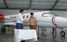 O governador Carlos Massa Ratinho Junior entregou nesta quinta-feira (17) a aeronave que ficava à disposição do poder executivo e ficava baseada em um hangar no Aeroporto do Bacacheri. O término do uso do avião vai gerar uma economia de R$ 4,5 milhões por ano aos cofres públicos.  -  Curitiba, 17/01/2019  -  Foto: Rodrigo Félix Leal