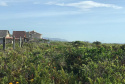 O Instituto Ambiental do Paraná (IAP) orienta a população a não criar jardins em área de restinga, principalmente em balneários do litoral paranaense. Qualquer alteração dessas áreas, consideradas Áreas de Preservação Permanente e da União, deverá ser consultado o município, podendo responder por crime ambiental, conforma Lei Federal nº 9605/98 e Código Florestal. Foto:IAP