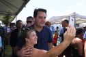O governador Carlos Massa Ratinho Junior e o prefeito de Curitiba, Rafael Greca, inauguraram neste sábado (02) um parque esportivo no Bairro Novo. A estrutura conta com quadra de futebol com grama sintética, pista de skate com oito obstáculos e quadra poliesportiva. Curitiba,02/02/2019 - Foto: Rodrigo Félix Leal/ANPr