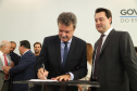 O governador Carlos Massa Ratinho Junior deu posse, em cerimônia no Palácio Iguaçu, ao secretário de Estado do Desenvolvimento Sustentável e Turismo, Marcio Nunes, e aos presidentes das autarquias vinculadas à pasta. Foram empossados os presidentes do Instituto Água e Terra, Everton Souza; do Simepar, Eduardo Alvin; da Paraná Desenvolvimento, Eduardo Bekin; e da Paraná Turismo, João Jacob Mehl. - Curitiba, 12/02/2019 - Foto: José Fernando Ogura/ANPr