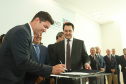 O governador Carlos Massa Ratinho Junior deu posse, em cerimônia no Palácio Iguaçu, ao secretário de Estado do Desenvolvimento Sustentável e Turismo, Marcio Nunes, e aos presidentes das autarquias vinculadas à pasta. Foram empossados os presidentes do Instituto Água e Terra, Everton Souza; do Simepar, Eduardo Alvin; da Paraná Desenvolvimento, Eduardo Bekin; e da Paraná Turismo, João Jacob Mehl. - Curitiba, 12/02/2019 - Foto: Rodrigo Félix Leal/ANPr