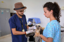 As universidades estaduais do Paraná oferecem uma série de serviços à comunidade, entre eles o atendimento veterinário a animais de diversos portes.Na foto, os residentes Thiago Solak e Jéssica Lapczak. Foto: Divulgação