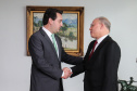O governador Carlos Massa Ratinho Junior recebe o  Embaixador da República da Tunísia no Brasil  Mohamed Hedi Soltani e o primeiro Secretário Amine Sayeb, nesta quinta-feira (21) no Palácio Iguaçu.    Curitiba, 21/02/2019 -  Foto: Geraldo Bubniak/ANPr