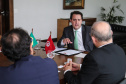 O governador Carlos Massa Ratinho Junior recebe o  Embaixador da República da Tunísia no Brasil  Mohamed Hedi Soltani e o primeiro Secretário Amine Sayeb, nesta quinta-feira (21) no Palácio Iguaçu.    Curitiba, 21/02/2019 -  Foto: Geraldo Bubniak/ANPr
