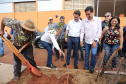 Quarenta e nove famílias de Florestópolis, município da região Norte do Paraná, concretizaram nesta sexta-feira (22) o sonho da casa própria. Elas vão morar no Residencial José Alves dos Santos, inaugurado pelo governador Carlos Massa Ratinho Junior, pelo presidente da Companhia de Habitação do Paraná (Cohapar), Jorge Lange, e o prefeito Nelson Correia Junior. - Florestópolis, 22/01/2019 - Foto: José Fernando Ogura/ANPr