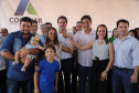 Quarenta e nove famílias de Florestópolis, município da região Norte do Paraná, concretizaram nesta sexta-feira (22) o sonho da casa própria. Elas vão morar no Residencial José Alves dos Santos, inaugurado pelo governador Carlos Massa Ratinho Junior, pelo presidente da Companhia de Habitação do Paraná (Cohapar), Jorge Lange, e o prefeito Nelson Correia Junior. - Florestópolis, 22/01/2019 - Foto: José Fernando Ogura/ANPr