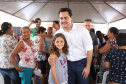 Quarenta e nove famílias de Florestópolis, município da região Norte do Paraná, concretizaram nesta sexta-feira (22) o sonho da casa própria. Elas vão morar no Residencial José Alves dos Santos, inaugurado pelo governador Carlos Massa Ratinho Junior, pelo presidente da Companhia de Habitação do Paraná (Cohapar), Jorge Lange, e o prefeito Nelson Correia Junior. - Florestópolis, 22/01/2019 - Foto: José Fernando Ogura/ANPr