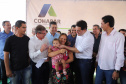 Quarenta e nove famílias de Florestópolis, município da região Norte do Paraná, concretizaram nesta sexta-feira (22) o sonho da casa própria. Elas vão morar no Residencial José Alves dos Santos, inaugurado pelo governador Carlos Massa Ratinho Junior, pelo presidente da Companhia de Habitação do Paraná (Cohapar), Jorge Lange, e o prefeito Nelson Correia Junior. - Florestópolis, 22/01/2019 - Foto: José Fernando Ogura/ANPr