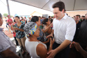 Quarenta e nove famílias de Florestópolis, município da região Norte do Paraná, concretizaram nesta sexta-feira (22) o sonho da casa própria. Elas vão morar no Residencial José Alves dos Santos, inaugurado pelo governador Carlos Massa Ratinho Junior, pelo presidente da Companhia de Habitação do Paraná (Cohapar), Jorge Lange, e o prefeito Nelson Correia Junior. - Florestópolis, 22/01/2019 - Foto: José Fernando Ogura/ANPr