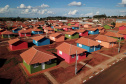 Quarenta e nove famílias de Florestópolis, município da região Norte do Paraná, concretizaram nesta sexta-feira (22) o sonho da casa própria. Elas vão morar no Residencial José Alves dos Santos, inaugurado pelo governador Carlos Massa Ratinho Junior, pelo presidente da Companhia de Habitação do Paraná (Cohapar), Jorge Lange, e o prefeito Nelson Correia Junior. - Florestópolis, 22/01/2019 - Foto: José Fernando Ogura/ANPr