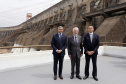 O governador em exercício Darci Piana participou nesta terça-feira (26), em Foz do Iguaçu, da cerimônia de posse do novo diretor-geral brasileiro da Itaipu Binacional, general Joaquim Silva e Luna, com as presenças do Presidente Jair Bolsonaro e do presidente do Paraguai, Mario Abdo Benítez; dos ministros almirante Bento Albuquerque, de Minas e Energia e Ernesto Araújo, de Relações Exteriores  - Foz do Iguaçu, 26/02/2019 - Foto: Arnaldo Alves/ANPr