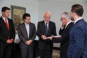 O governador em exercício Darci Piana recebe Presidente Cassio Telles e representates da OAB-PR, nesta quarta-feira (27) no Palácio Iguaçu.  O pedido de providencias  na PR-280 no sudoeste do Estado. Curitiba, 27/02/2019 -  Foto: Geraldo Bubniak/ANPr