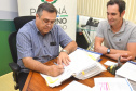 O secretário estadual da Saúde, Beto Preto, assinou nesta sexta-feira (01) uma série de convênios para dar prosseguimento a obras em unidades de atendimento à população e definiu o pagamento de R$ 34 milhões para prestadores de serviços para municípios do Estado que estão sob a gestão da Secretaria. -  Curitiba, 01/03/2019  -  Foto: Diogo Pracz de Oliveira/SESA