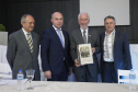 O governador em exercício Darci Piana, participou da assinatura do acordo de parceria e cooperação entre as cidades de Prudentópolis e Ternopil, Ucrânia. Participaram da cerimônia: prefeito de Prudentópolis, Adelmo Luiz Klosowski; Cônsul da Ucrânia no Paraná, Mariano Czaikowski; prefeito de Ternopil, Serhii Nadal; entre outros.Prudentópolis, 06-03-19.Foto: Arnaldo Alves / ANPr.