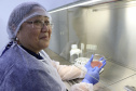 Entre as homenageadas está a farmacêutica Carmen Etsuko Kataola Higaskino, colaboradora do Centro de Tecnologia em Saúde e Meio Ambiente. Atua no Tecpar há 37 anos.   -  Curitiba, 08/03/2019  -  Foto: Divulgação Tecpar