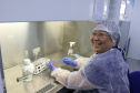 Entre as homenageadas está a farmacêutica Carmen Etsuko Kataola Higaskino, colaboradora do Centro de Tecnologia em Saúde e Meio Ambiente. Atua no Tecpar há 37 anos.   -  Curitiba, 08/03/2019  -  Foto: Divulgação Tecpar
