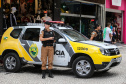 O 12º Batalhão da Polícia Militar do Paraná decidiu manter o efetivo que atende a área central de Curitiba exclusivamente feminino, nesta sexta-feira, 8 de Março. O policiamento de radiopatrulha é feito por mulheres. A iniciativa busca valorizá-las. Todas as policiais da unidade, tanto do serviço operacional quando do administrativo se reuniram as 6 horas no batalhão e, desde então, estão nas ruas do centro da capital atendendo ocorrências.  Curitiba, 08/03/2019 -  Foto: Geraldo Bubniak/ANPr