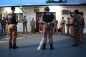 O 12º Batalhão da Polícia Militar do Paraná decidiu manter o efetivo que atende a área central de Curitiba exclusivamente feminino, nesta sexta-feira, 8 de Março. O policiamento de radiopatrulha é feito por mulheres. A iniciativa busca valorizá-las. Todas as policiais da unidade, tanto do serviço operacional quando do administrativo se reuniram as 6 horas no batalhão e, desde então, estão nas ruas do centro da capital atendendo ocorrências. Curitiba, 08/03/2019 - Foto: Soldado Priscila Carvalho