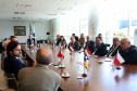 O governador em exercício Darci Piana se reuniu nesta sexta-feira (8) com 13 cônsules de países da Europa, Ásia e das Américas. A reunião no Palácio Iguaçu também contou com a participação do Chefe do Escritório de Representação do Ministério das Relações Exteriores no Paraná, embaixador Igor Kipman. Curitiba, 08/03/2019. Foto: Gilson Abreu/ANPr