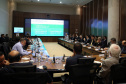 O agronegócio paranaense representa 33% do PIB do Estado, emprega 840 mil pessoas e é responsável por 70% das exportações, algo em torno de US$ 14 bilhões por ano, segundo apresentação feita pelo secretário da Agricultura e Abastecimento, Norberto Ortigara, na reunião de secretariado desta terça-feira (12).  -  Curitiba, 12/03/2019  -  Foto: Gilson Abreu/ANPr