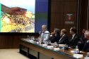 O agronegócio paranaense representa 33% do PIB do Estado, emprega 840 mil pessoas e é responsável por 70% das exportações, algo em torno de US$ 14 bilhões por ano, segundo apresentação feita pelo secretário da Agricultura e Abastecimento, Norberto Ortigara, na reunião de secretariado desta terça-feira (12).  -  Curitiba, 12/03/2019  -  Foto: Gilson Abreu/ANPr