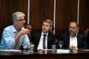 O agronegócio paranaense representa 33% do PIB do Estado, emprega 840 mil pessoas e é responsável por 70% das exportações, algo em torno de US$ 14 bilhões por ano, segundo apresentação feita pelo secretário da Agricultura e Abastecimento, Norberto Ortigara, na reunião de secretariado desta terça-feira (12).  -  Curitiba, 12/03/2019  -  Foto: Gilson Abreu/ANPr