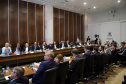 O agronegócio paranaense representa 33% do PIB do Estado, emprega 840 mil pessoas e é responsável por 70% das exportações, algo em torno de US$ 14 bilhões por ano, segundo apresentação feita pelo secretário da Agricultura e Abastecimento, Norberto Ortigara, na reunião de secretariado desta terça-feira (12).  -  Curitiba, 12/03/2019  -  Foto: Gilson Abreu/ANPr
